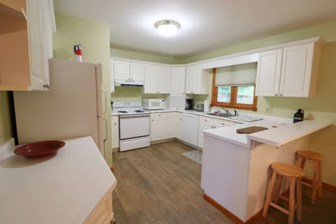 Full Kitchen and Appliances
