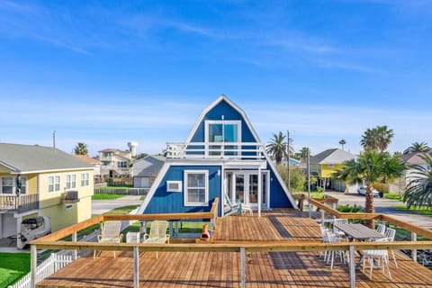 Unwind and dine al fresco on the sunny deck