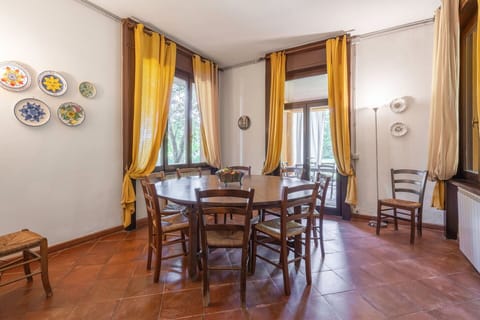 Autumn, Dining Room, Spring, Summer