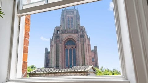 Upper Duke Street Apartment, Liverpool - Host & Stay