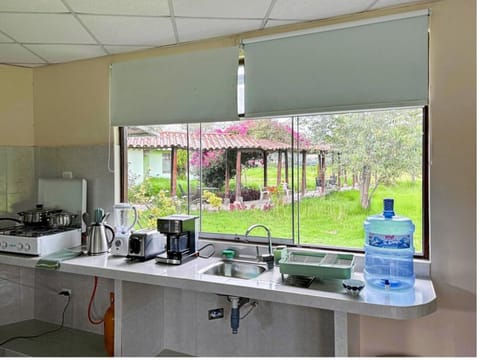 Bungalow, 1 Bedroom, Smoking, Garden View | Private kitchen