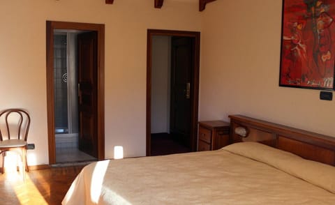 Double Room | In-room safe, free WiFi