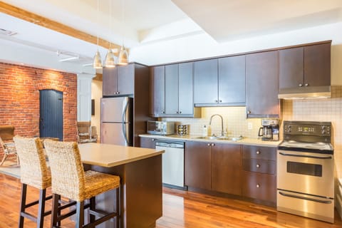 Deluxe Apartment, 3 Bedrooms, River View (Le Champlain) | Private kitchen | Full-size fridge, microwave, oven, stovetop