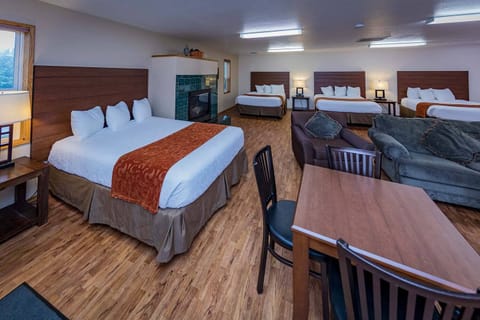 Executive Suite, Multiple Beds (Junior Suite) | 1 bedroom, down comforters, blackout drapes, iron/ironing board