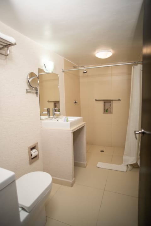 Shower, free toiletries, hair dryer, towels