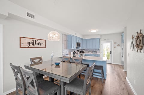 Dining table and barstools to seat 10. Stainless steel appliances!