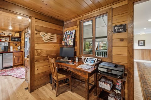 034_537WisconsinAve_2034_HiRes