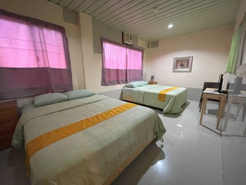 Family Quadruple Room | Free WiFi, bed sheets