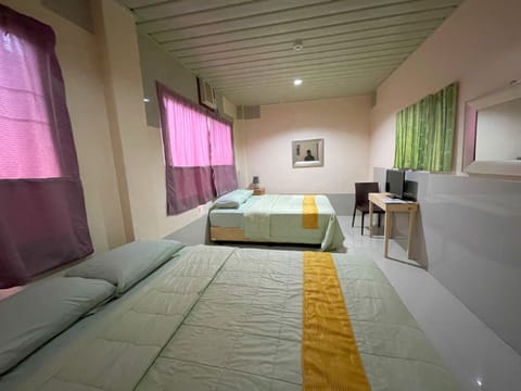 Family Quadruple Room | Free WiFi, bed sheets