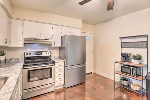 House (2 Bedrooms) | Private kitchen | Microwave, oven, stovetop, dishwasher