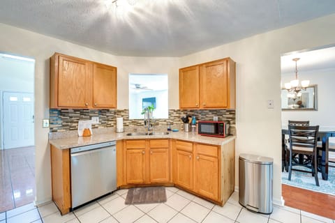 House (3 Bedrooms) | Private kitchen | Microwave, oven, stovetop, dishwasher