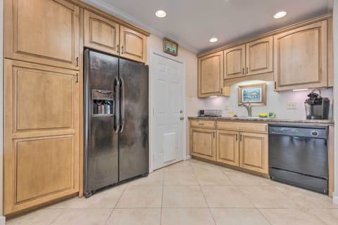 House (3 Bedrooms) | Private kitchen | Microwave, oven, stovetop, dishwasher