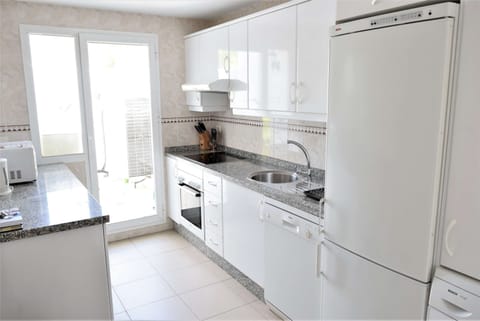 Standard Apartment, 2 Bedrooms | Private kitchen | Full-size fridge, microwave, oven, stovetop