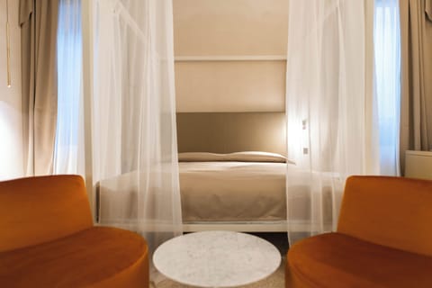 Junior Suite | Hypo-allergenic bedding, minibar, in-room safe, individually decorated