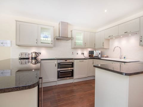 Kitchen | The Steading Apartment, Aviemore