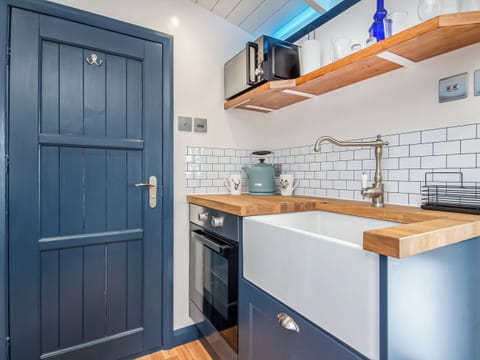 Open plan living space | The Drift Shepherds Hut - Hebridean Views, Gairloch