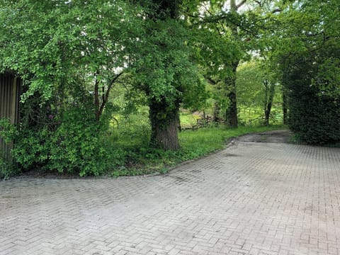 Parking | Rosemary Cottage - Legge Farm Cottages, Highhampton, near Beaworthy