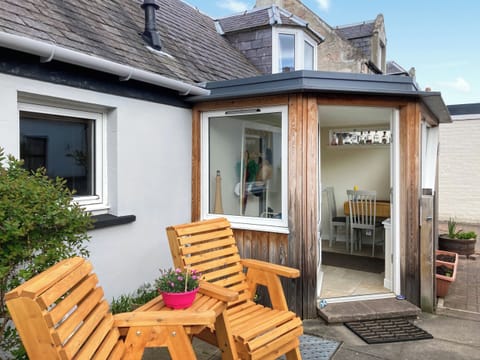 Outdoor | Isla’s Cottage, Nairn