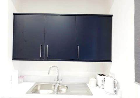 House | Private kitchen | Fridge, microwave, oven, stovetop