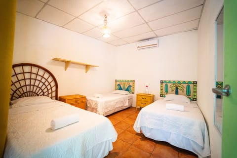 Basic Triple Room | Free WiFi, bed sheets