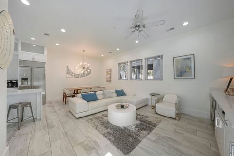 White Sands - Destiny by the Sea Luxury Vacation Rental Beach House with Private Pool, Rooftop Deck, and Game Room in Gated Community Destin, Florida - Five Star Properties Destin/30A