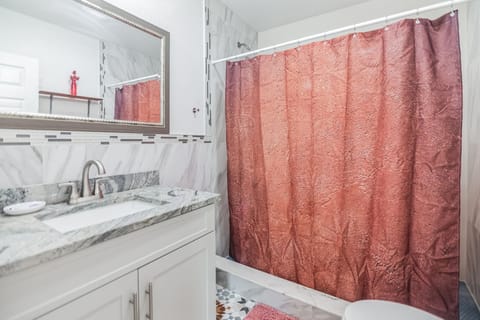 Condo, 1 Bedroom | Bathroom