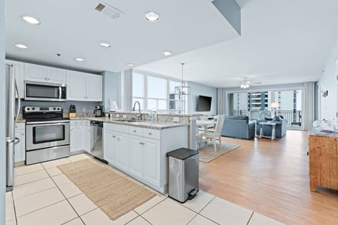 Condo, 3 Bedrooms | Private kitchen | Full-size fridge, microwave, oven, cookware/dishes/utensils