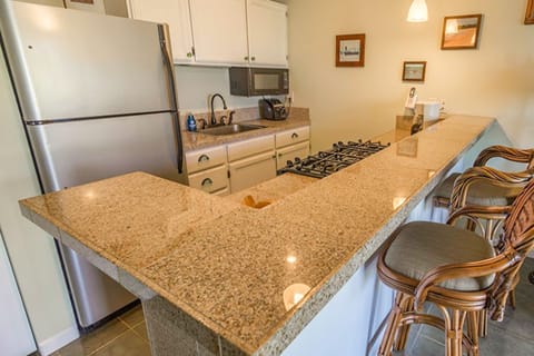 Condo, 1 Bedroom | Private kitchen