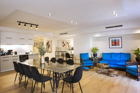 Comfortable living space to welcome all guests.