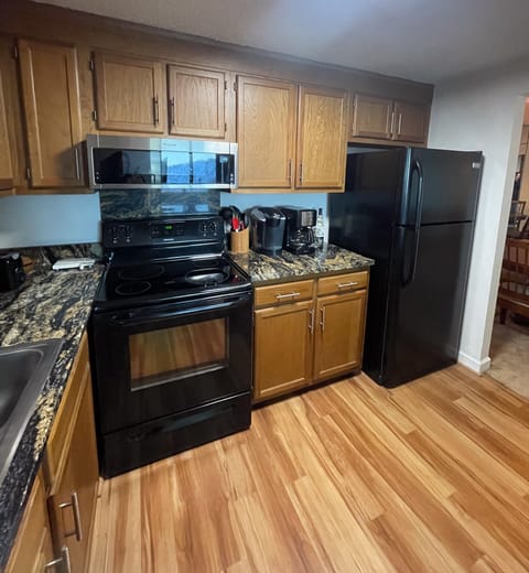 Condo, 2 Bedrooms | Private kitchen | Fridge, oven, coffee/tea maker, toaster