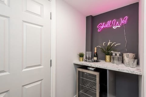 Seel St Townhouse Apt 1, Liverpool - Host & Stay