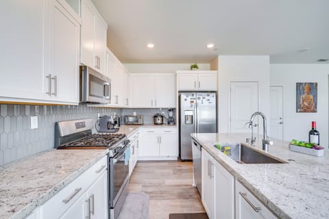 House (3 Bedrooms) | Interior