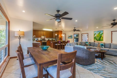 Dining table for 5+ guests