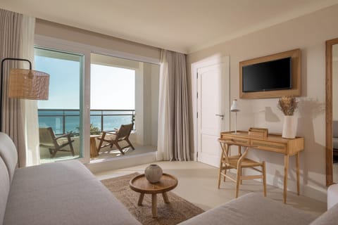 Suite, Sea View (THE ONE) | Minibar, in-room safe, desk, laptop workspace