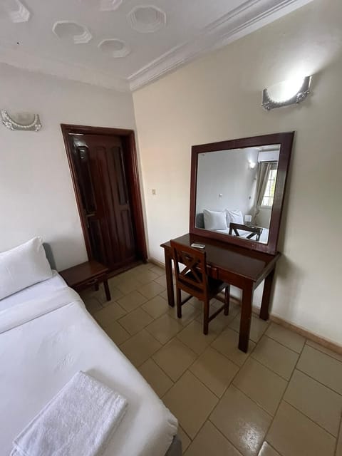 Deluxe Room | Desk, laptop workspace, free WiFi, bed sheets