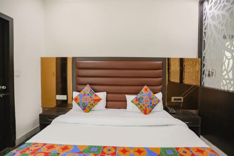 Egyptian cotton sheets, premium bedding, in-room safe, free WiFi