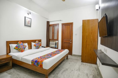Premium Room, 1 Double Bed | Egyptian cotton sheets, premium bedding, in-room safe, free WiFi