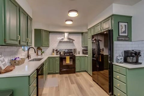 Large updated kitchen w cooking essentials, utensils & even a kitchenaid mixer!