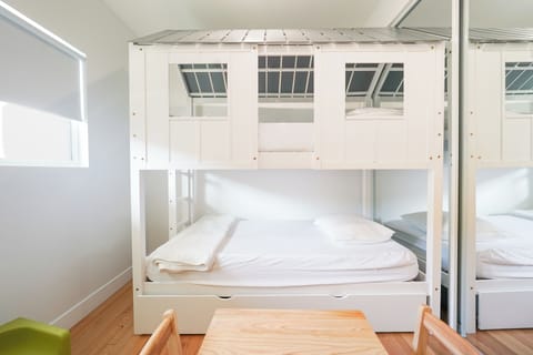 Kids room has a bunk bed and trundle - 3 Twin Beds