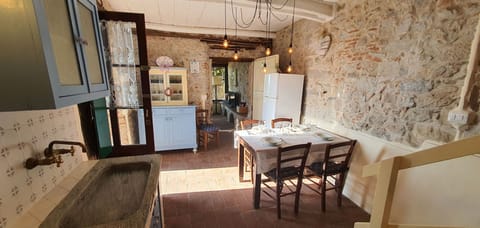 Furniture, Property, Table, Chair, Wood, Interior Design, Floor, Picture Frame, Flooring, Real Estate