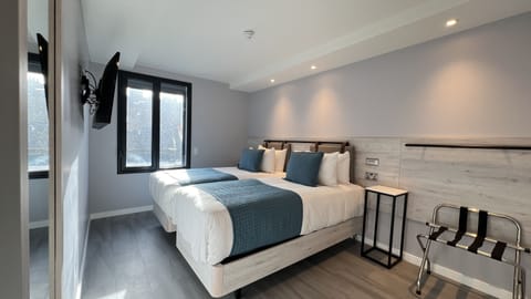 Standard Twin Room | Desk, free WiFi, bed sheets