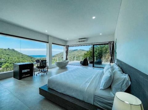 Luxury Villa, 3 Bedrooms, Sea View | Bathroom | Combined shower/tub, rainfall showerhead, hair dryer, towels