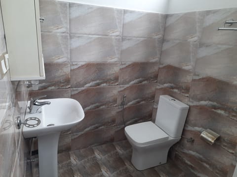 Deluxe Double Room | Bathroom