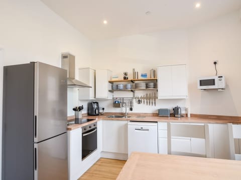 Fridge, dishwasher, electric kettle, toaster