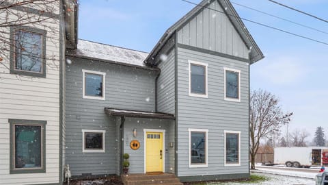 The Dancing Bears Den is located in the heart of downtown, but offers the space and serenity that no other downtown property provides.