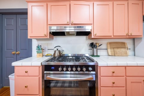 Condo, Ensuite (The Great Hall) | Private kitchen