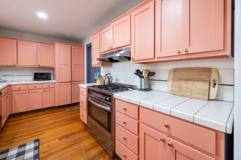 Condo, Ensuite (The Great Hall) | Private kitchen