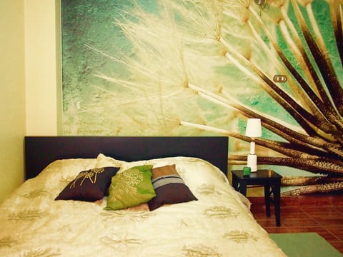 Standard Single Room, 1 Queen Bed | 1 bedroom, premium bedding, free WiFi