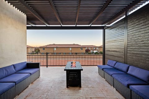 Townhome, 5 Bedrooms | Property grounds