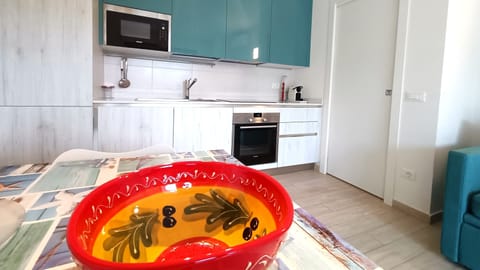 Apartment (1 Bedroom) | Private kitchen | Microwave, oven, coffee grinder